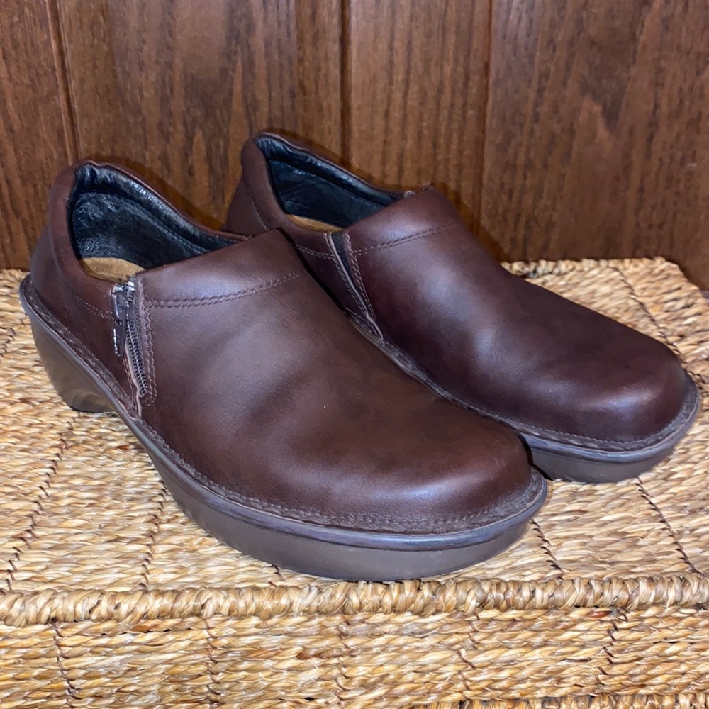NOAT Brown Genuine Leather Side-Zip Comfort Shoe Women’s Size 39 (8-8.5)